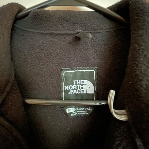 North Face Women’s Jacket - Picture 2 of 2